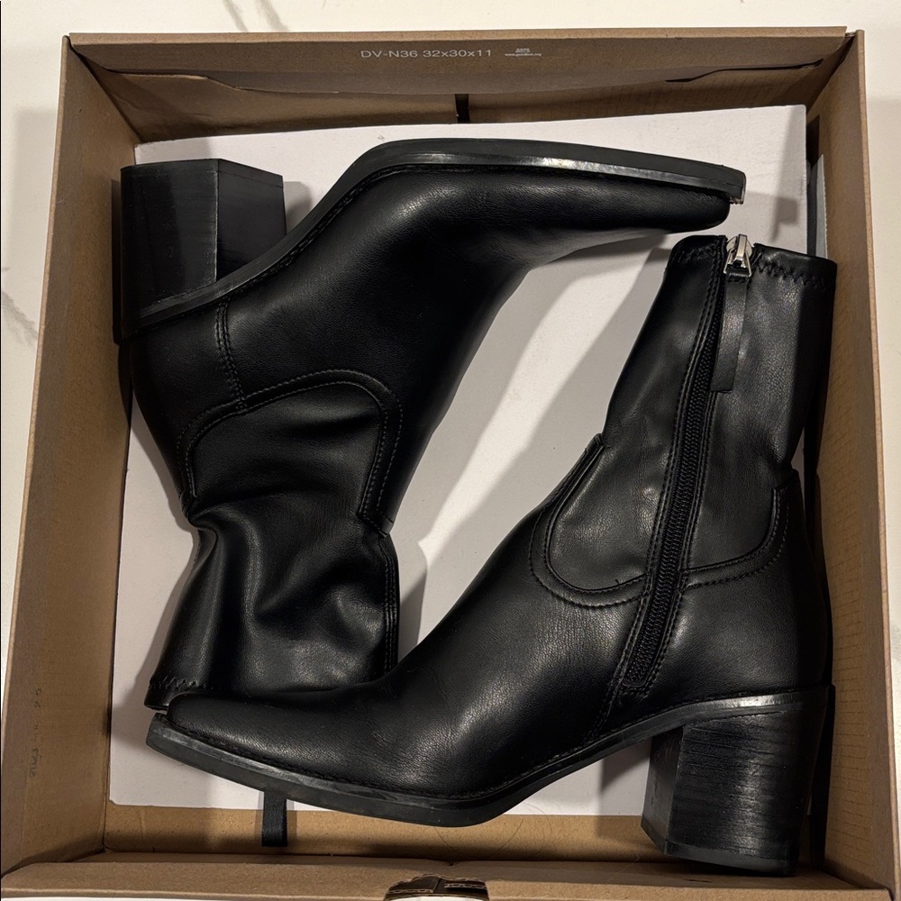 Dolce Vita Josiah Booties - Picture 2 of 10
